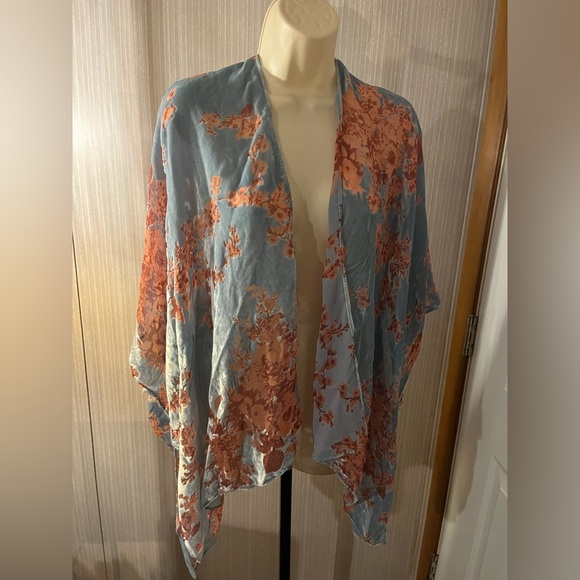 Kimono - Picture 1 of 2